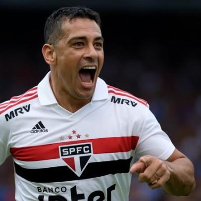 São Paulo vence Botafogo de virada por 3 a 2 com gols de Nenê e Diego Souza