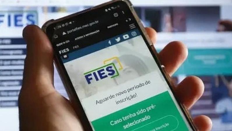 Criado em 2001, o Fies concede financiamento a estudantes de cursos de graduação em instituições de educação superior privadas