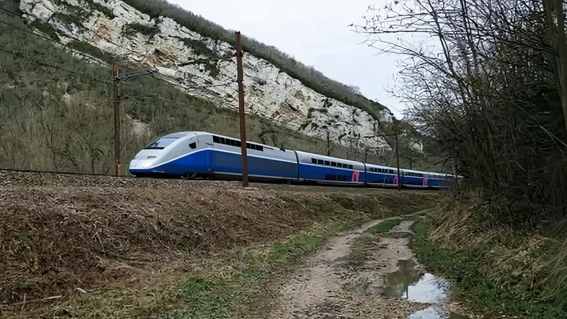 Trens de alta velocidade atingem 300 km/h e desafiam limites da engenharia