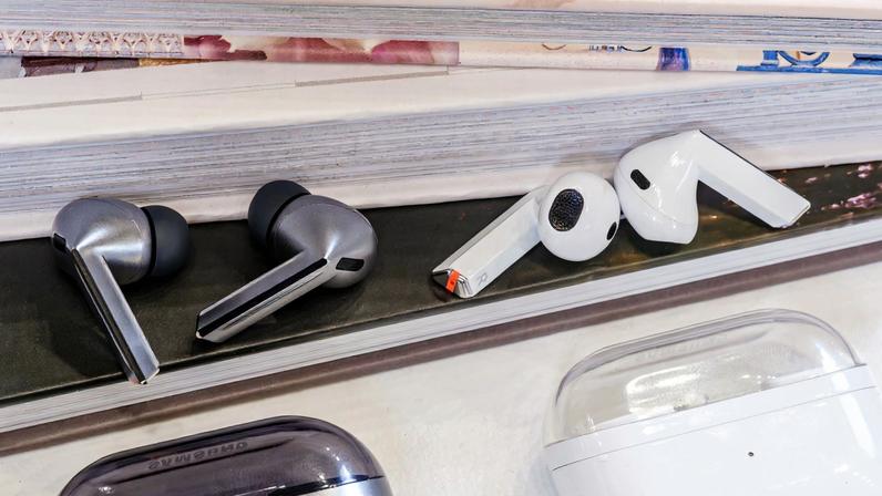 Galaxy Buds da Samsung são clones dos AirPods em design e função