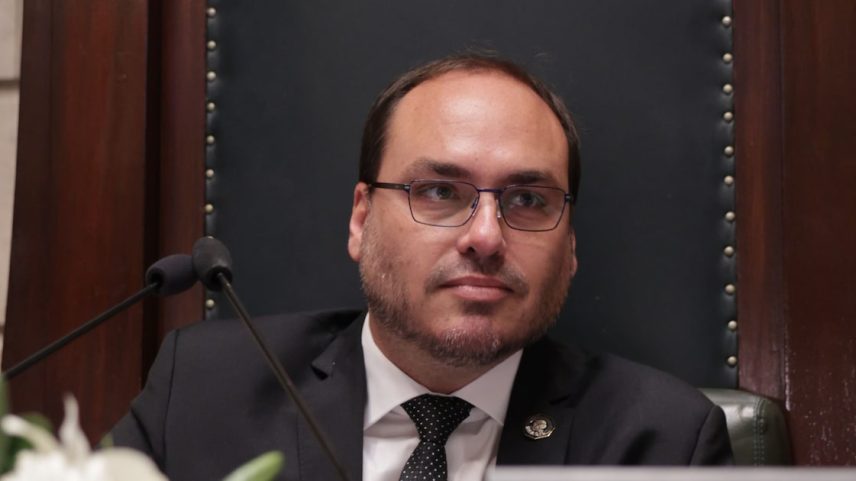 Eduardo e Carlos Bolsonaro, filhos do presidente Jair Bolsonaro (Foto: Dida Sampaio/Estadão)