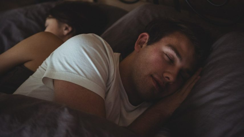 O sono é importante para a saúde (Foto: Freepik)