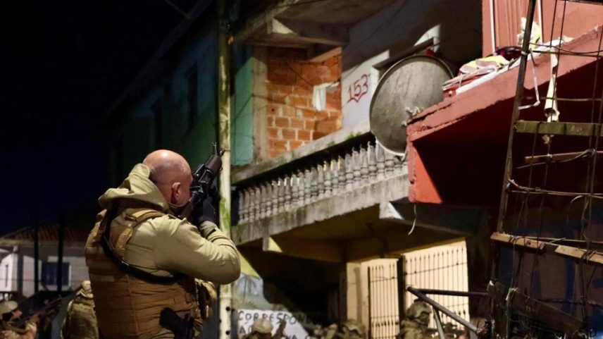 Megaoperação com helicópteros e 400 policiais prende mais de 50 pessoas em Curitiba por envolvimento com tráfico (Foto: PCPR)