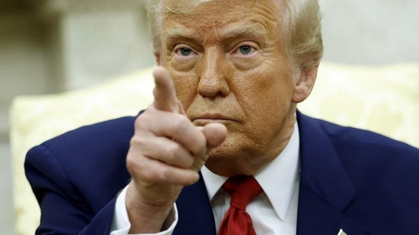 Donald Trump, presidente dos EUA, no Salão Oval da Casa Branca em 7 de abril de 2025, em Washington, DC (Foto: Kevin Dietsch/Getty Images/AFP)