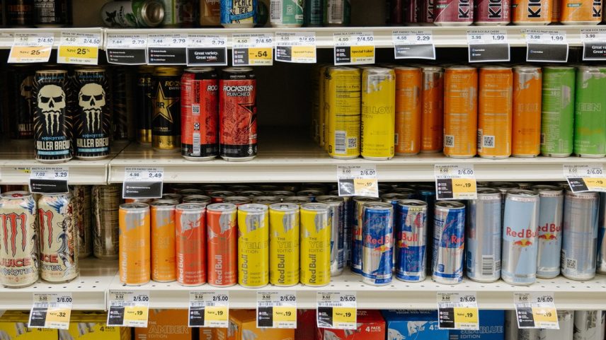 Empresas de alimentos e bebidas afirmam que novas tarifas de Trump sobre aço e alumínio aumentarão custos de suas embalagens (Foto: The New York Times)