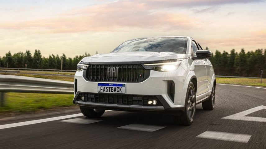 Fiat Fastback Impetus Hybrid 2026 — Foto: Divulgação