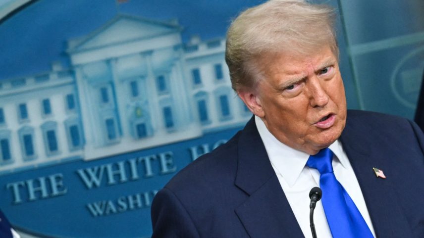 Presidente dos EUA, Donald Trump, em entrevista coletiva na Casa Branca (Foto: ANDREW CABALLERO-REYNOLDS / AFP)