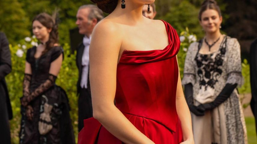Kristine Froseth em The Buccaneers (Foto: Reprodução)
