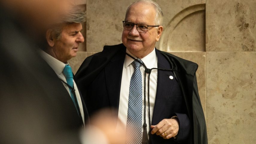 Plenário do STF durante julgamento sobre responsabilização das redes sociais; Ministro Edson Fachin (Foto: Brenno Carvalho / Agência O Globo)