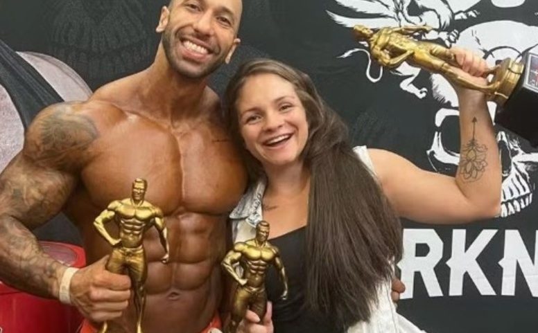 Igor Porto Galvão e Marcela Luise; mulher morreu após ser levada ao hospital pelo companheiro com ferimentos (Foto: Reprodução/Redes Sociais)