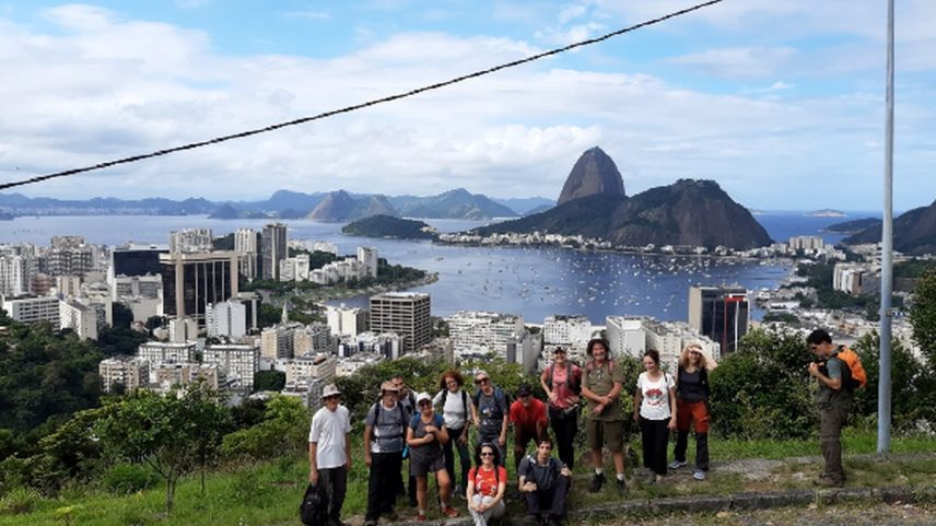 Grupo do Mirante do Pedrão na Rua Mundo Novo, entre Laranjeiras e Botafogo (Foto: Leandro Padoin/Divulgação)