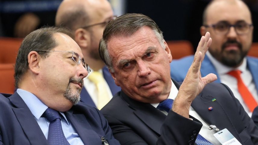 Jair Bolsonaro (PL) e um dos seus advogados, Celso Vilardi (Foto: Gustavo Moreno/STF)