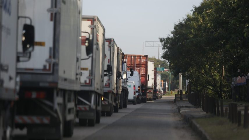 Caminhoneiros: na mira do FirstMile, sistema de monitoramento instrumentalizado pela 'Abin Paralela' (Foto: Fabiano Rocha/Ag. O Globo)