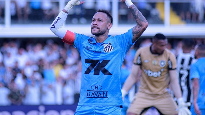 Neymar chama a torcida durante jogo do Santos contra o Botafogo, pelo Brasileirão (Foto: Carlos Torres/Ag. Estado)