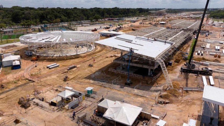 Obras para a COP30, que acontecerá em Belém no fim do ano (Foto: Pablo PORCIUNCULA / AFP)