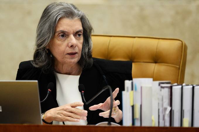 Cid nega à PF autoria de mensagens trocadas pelo Instagram com advogado de réu na trama golpista (Foto: Reprodução)