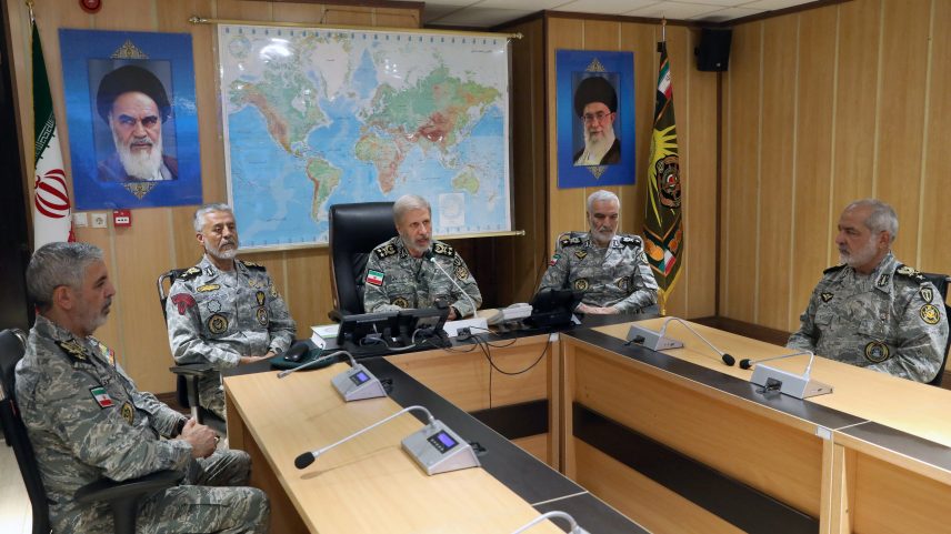 Reunião do comando do Exército do Irã, em Teerã, em 23 de junho (Foto: Exército do Irã/AFP)