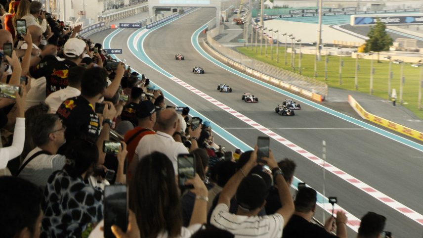 Cena de F1 - O Filme: super produção da Apple TV+ (Foto: Apple/Divulgação)
