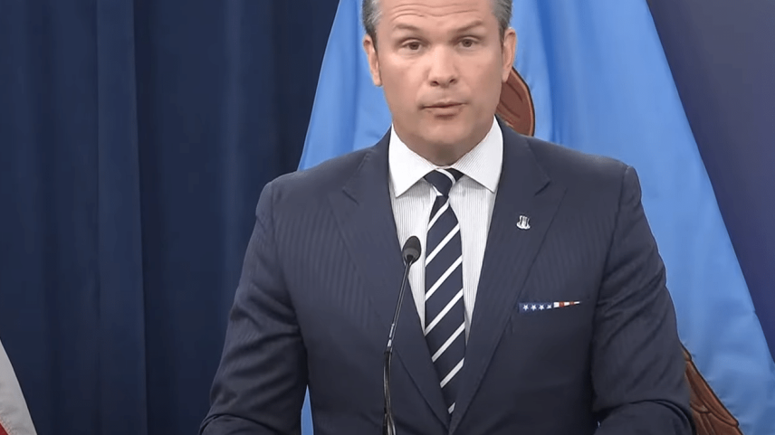 Secretário de Defesa dos EUA, Pete Hegseth (Foto: Reprodução/Department of Defense)