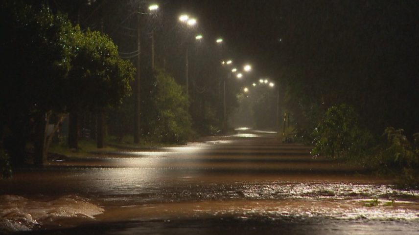Santa Cruz do Sul, no Vale do Rio Pardo, atingida por chuvas no RS (Foto: Reprodução/ RBS TV)
