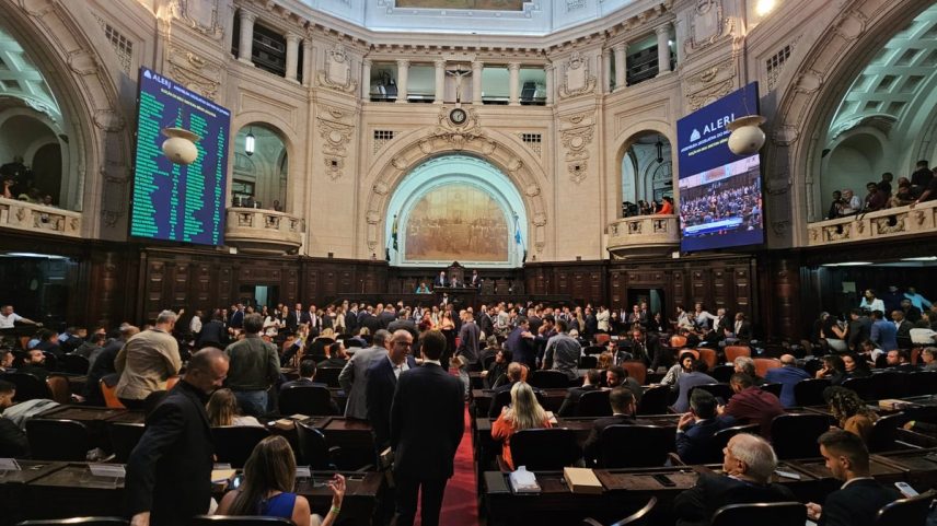 Sessão na Assembleia Legislativa do Rio de Janeiro — Foto: Felipe Grinberg/Agência O Globo