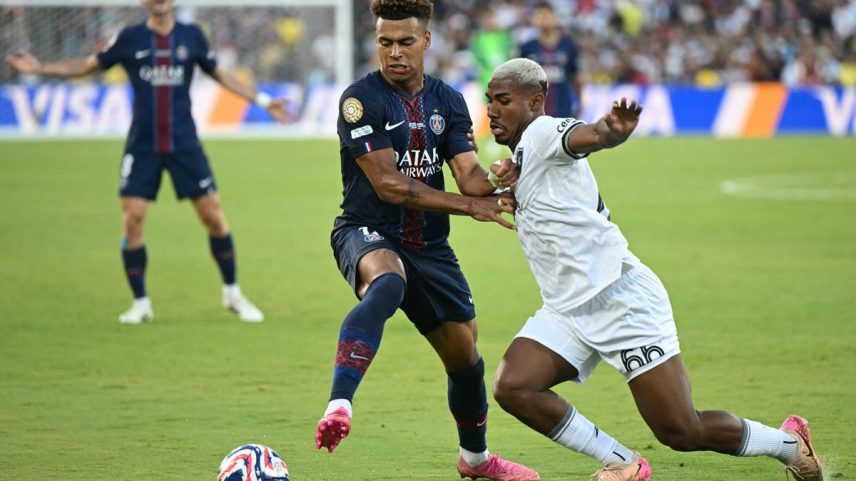 Désiré Doué não conseguiu superar o bloqueio do Botafogo (Foto: Yuri CORTEZ / AFP)