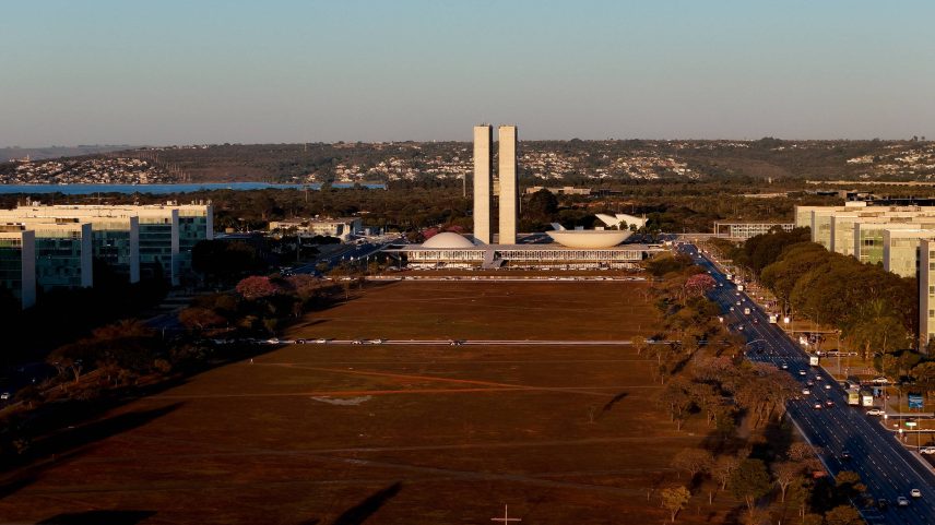 Prédios dos ministérios e do Congresso Nacional, em Brasília (Foto: Pedro Ladeira - 5.jul.24/Folhapress)