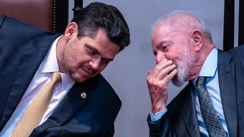 Lula e Davi Alcolumbre: tudo travado (Foto: Brenno Carvalho/Ag. O Globo)