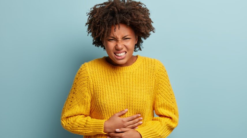 Diarreia, vômito e mal-estar: saiba identificar se o problema é uma virose intestinal ou intoxicação alimentar e veja as recomendações de um gastroenterologista (Foto: Freepik)