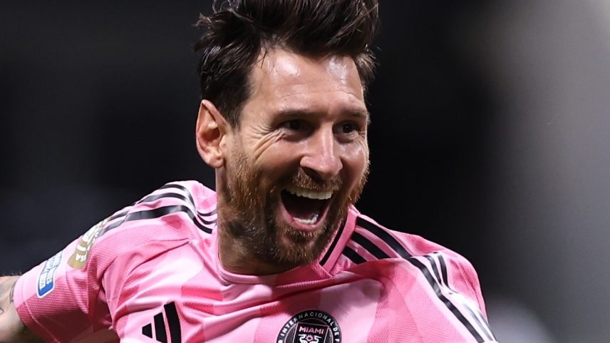Messi comemora gol marcado pelo Inter Miami contra o Porto no Mundial de Clubes (Foto: Robbie Jay Barratt - AMA/Getty Images)