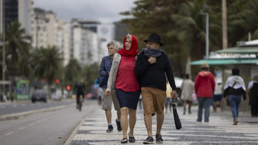 Frente fria traz frio e chuva para o Rio (Foto: Márcia Foletto/Arquivo)
