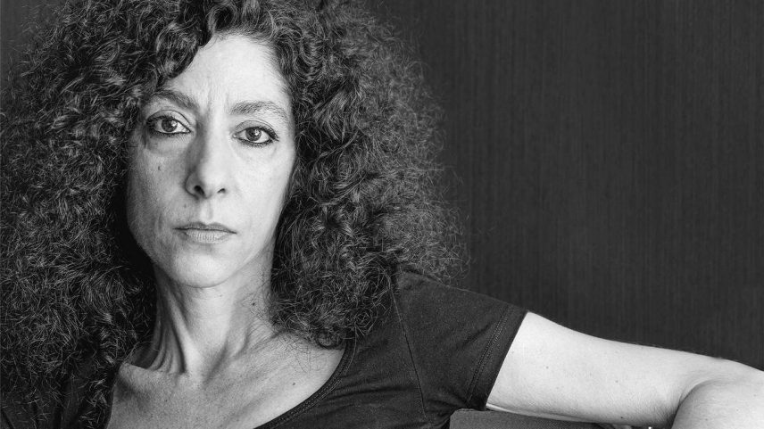 A escritora Leila Guerriero durante a Flip em 2017, em Paraty (Foto: Bruno Santos/Folhapress)