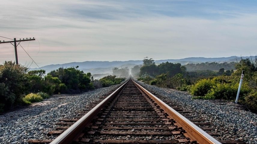 Trilho de trem (Foto: Gil Fal / Pixabay)