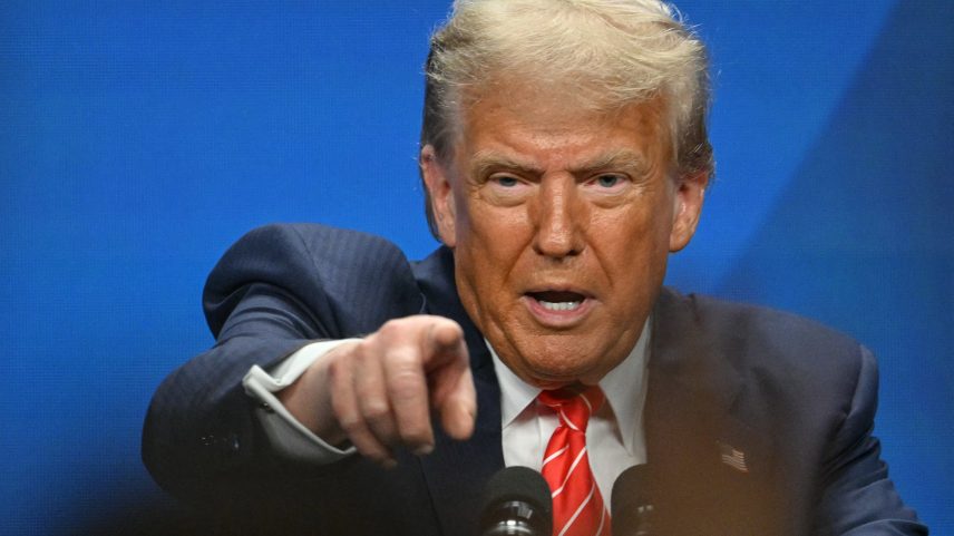 Trump diz que encerrou negociações com o Canadá e ameaça impor tarifas na próxima semana (Foto: Reprodução)