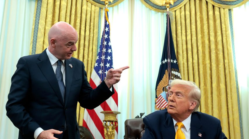 Gianni Infantino, presidente da FIFA, e Donald Trump, presidente dos EUA (Foto: Anna Moneymaker/Getty Images)