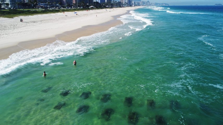 Emissário da Barra da Tijuca fica na altura do Posto 5 da Praia da Barra (Foto: Custodio Coimbra / Agência O Globo)