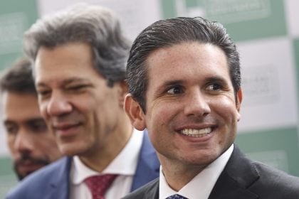 Brasília (DF), 05/02/2025 - O ministro da Fazenda, Fernando Haddad, e o presidente da Câmara dos Deputados, Hugo Motta, durante entrevista coletiva na Câmara dos Deputados. (Foto: Marcelo Camargo/Agência Brasil)