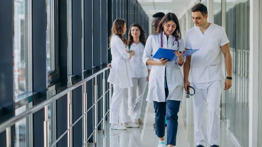 Cursos não conferem título de especialista (Foto: Freepik)