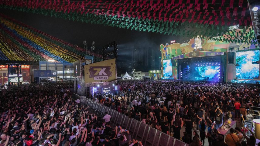Festa junina em Campina Grande, uma das maiores do Nordeste (Foto: Marlene Bergamo/Folhapress)