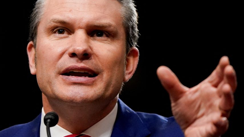 Pete Hegseth, secretário da Defesa no governo Trump (Foto: Elizabeth Frantz/Reuters)