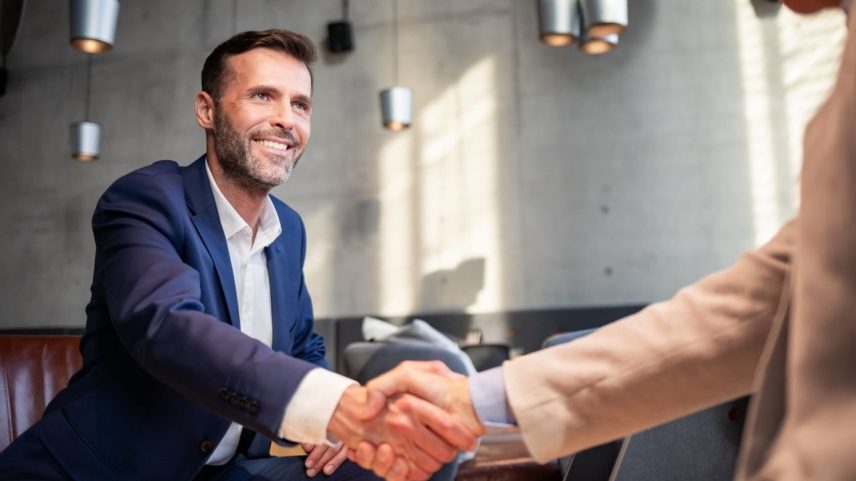 Apoio aos negócios: soluções do Ouribank permitem investimentos às companhias mesmo em um ambiente de restrição monetária (Foto: Leszek Glasner / Adobe Stock)