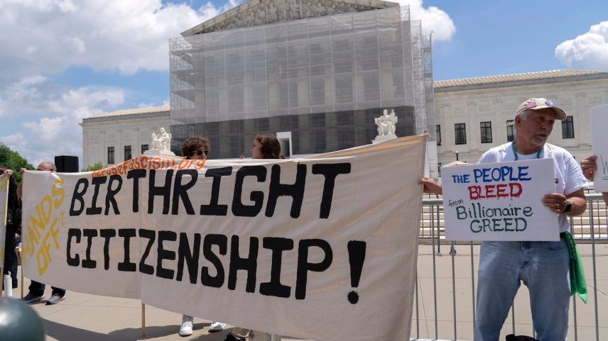 Protesto em apoio à cidadania por direito de nascimento realizado em maio passado diante da Suprema Corte de Washington. (Foto: Jose Luis Magana/AP)
