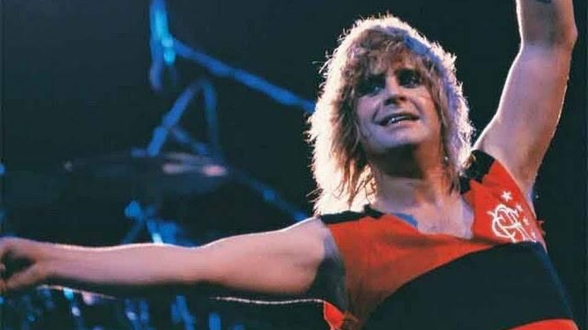 Ozzy Osbourne vestiu camisa do Flamengo durante show no primeiro Rock in Rio, em 1985 (Foto: Reprodução)