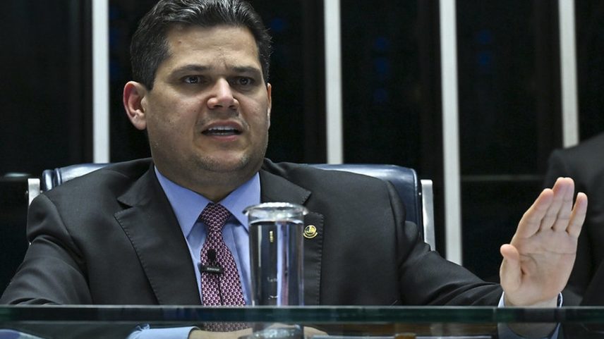 Presidente do Senado, Davi Alcolumbre, durante sessão (Foto: Jefferson Rudy/Agência Senado/16-07-2025)