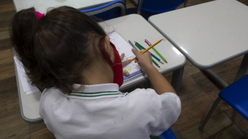 Progressão continuada retém alunos na escola, dizem educadores — Foto: Márcia Foletto/Agência O Globo