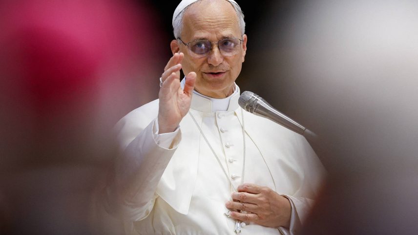 Papa Leão 14 na basílica de São Pedro, no Vaticano (Foto: Remo Casilli - 25.jun.2025/Reuters)