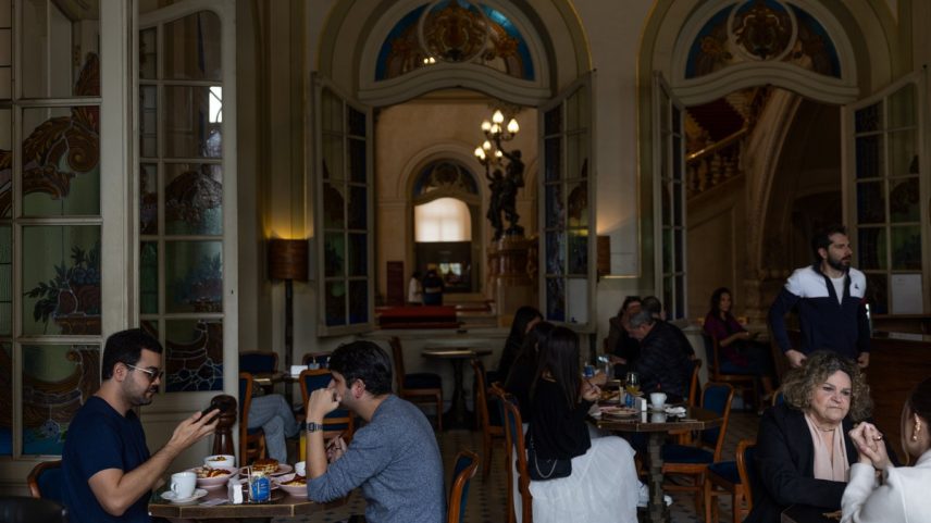 Salão Dourado do Theatro Municipal oferece brunch à la carte aos sábados e domingos — Foto: Maria Isabel/O Globo