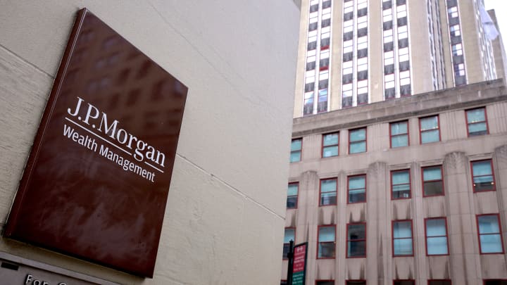 Placa de Gestão de Patrimônio da JPMorgan Chase & Co. em Nova York, EUA, na quinta-feira, 10 de julho de 2025. (Foto: Gabby Jones | Bloomberg | Getty Images)