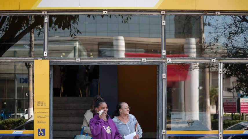 Adesão ao acordo com o INSS para receber de volta valores descontados indevidamente de benefícios começa nesta sexta (11) pelo Meu INSS e nos Correios (Foto: Danilo Verpa/Folhapress)