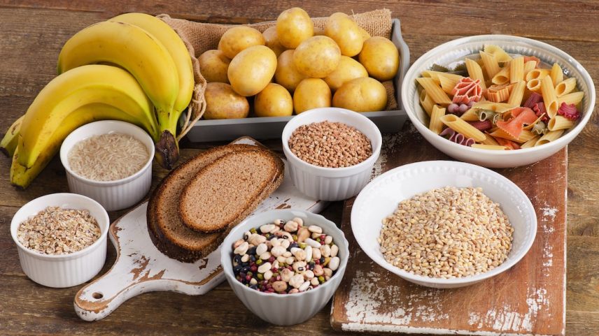 Carboidratos são usados pelo nosso corpo como fonte de energia. Eles estão em cereais, frutas, tubérculos, leguminosas, entre outros alimentos (Foto: bit24/Adobe Stock)